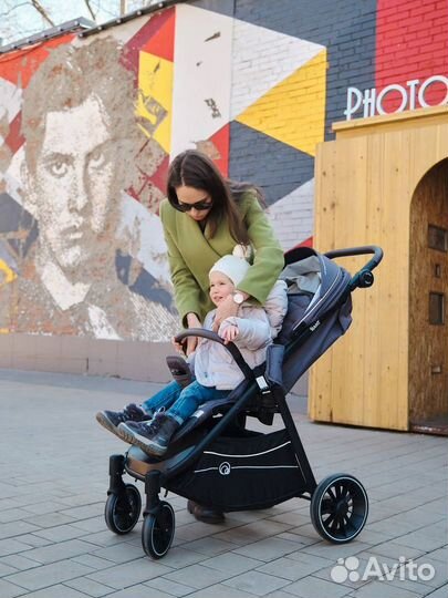 Коляска прогулочная новая