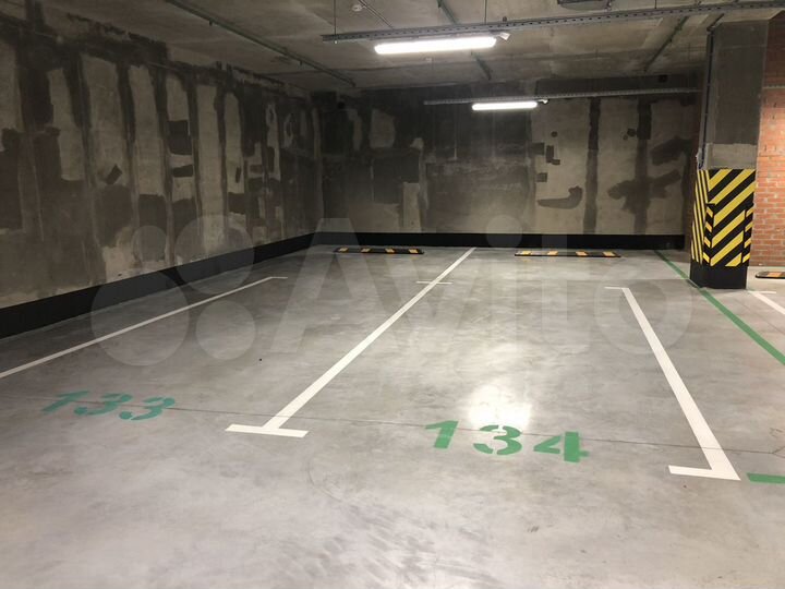 Машиноместо, 18 м²