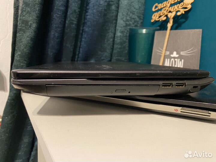 Ноутбук samsung на запчасти или на пересидеть