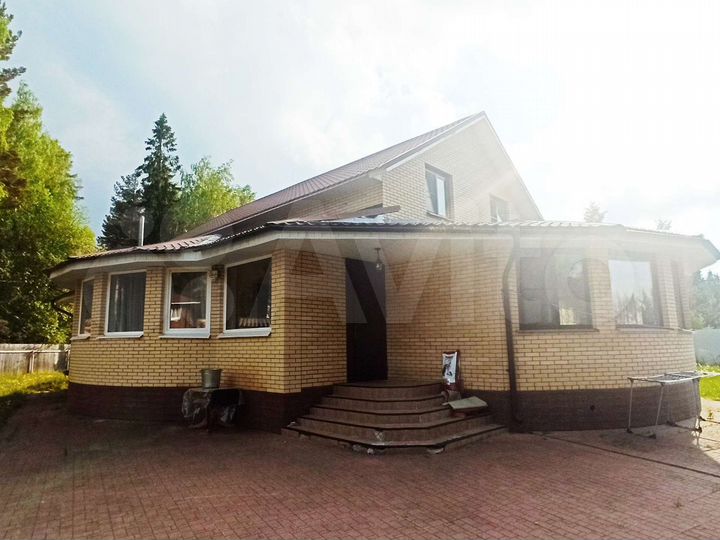 Коттедж 250 м² на участке 22 сот.