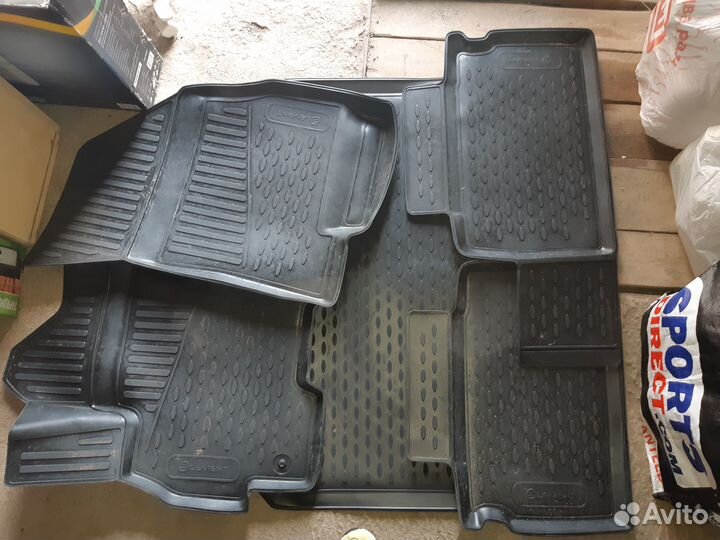 Автомобильные коврики резиновые