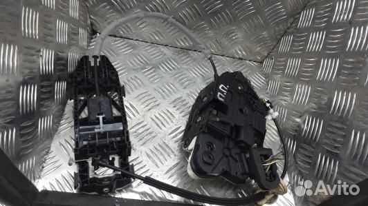 Замок двери передней правой volkswagen golf 6 (LBN