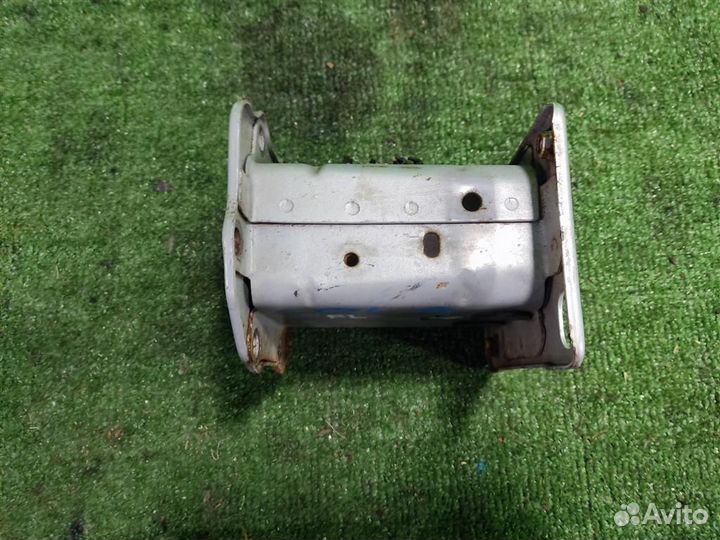 Кронштейн усилителя бампера KIA ceed (ED) 2010