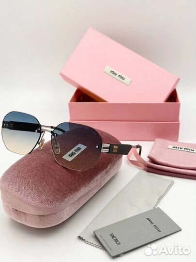 Солнцезащитные очки miu miu