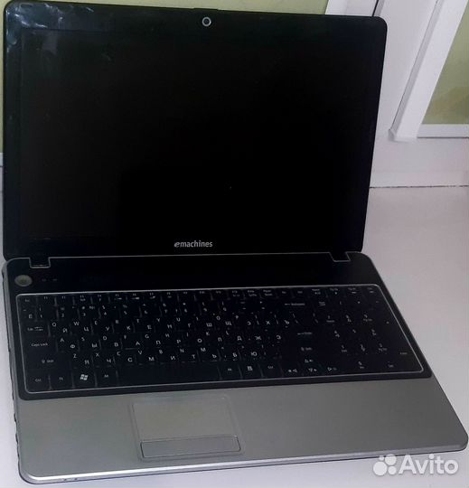 Acer eMachines E640G P820/ 3 / 500 /HD5470 /15.6