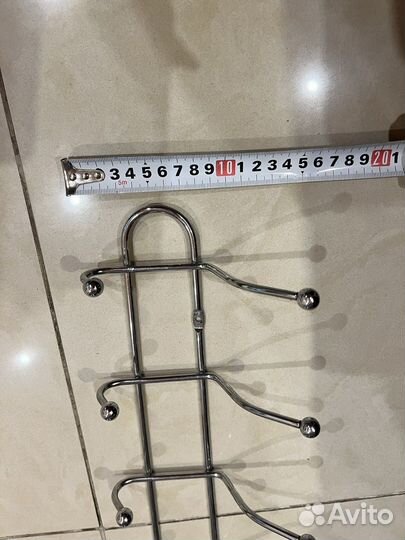 Вешалка настенная металлическая