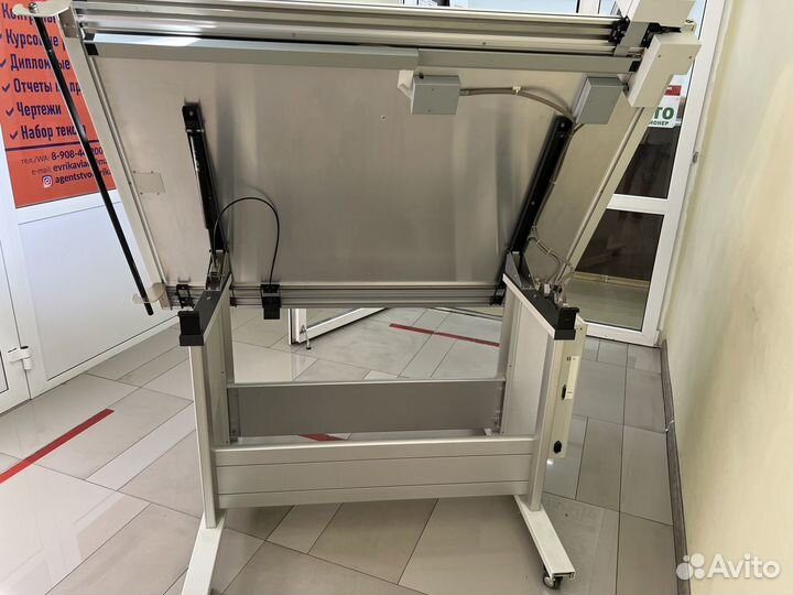 Планшетный режущий плоттер Graphtec FC 2250-120