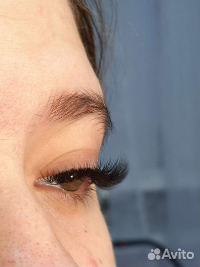 Наращивание ресницы в студии