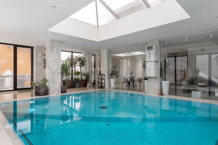 Дом 250 м² на участке 12 сот.