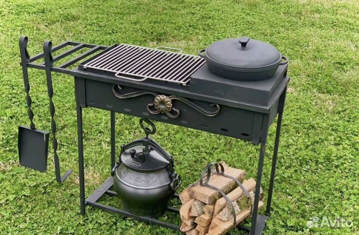 Мангал с подказанником. В наличии. Разборный