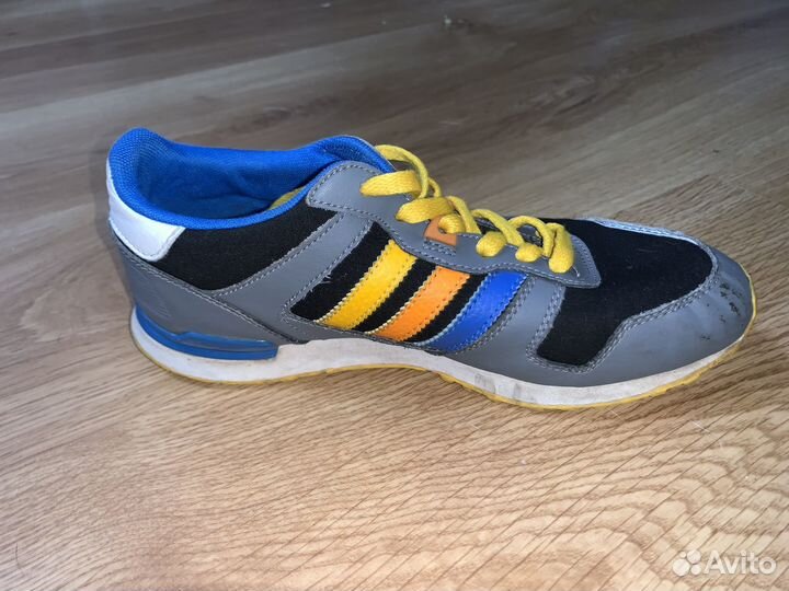 Кроссовки adidas