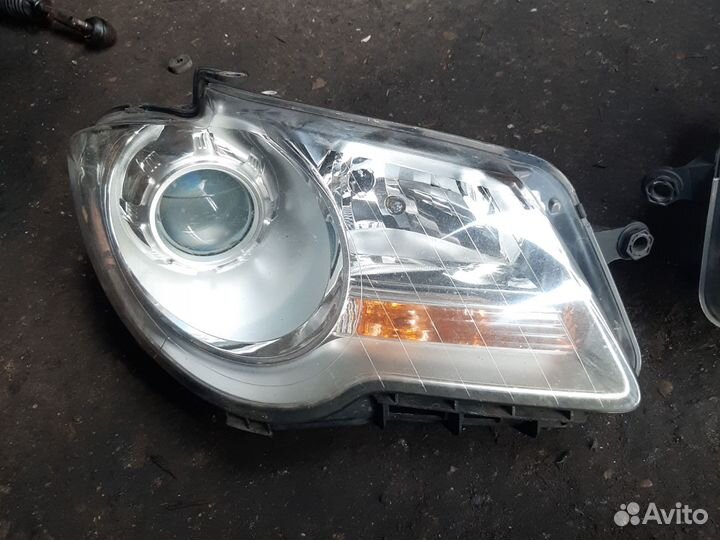 Фара Фольксваген Тоуран 1 рестайлинг