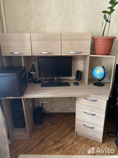 Компьютерный стол