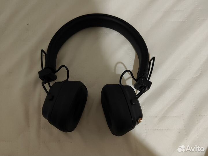 Беспроводные наушники marshall