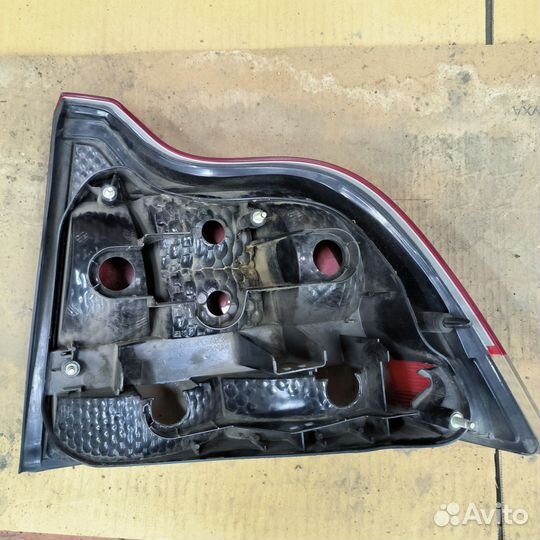 Фонарь задний левый volvo s60