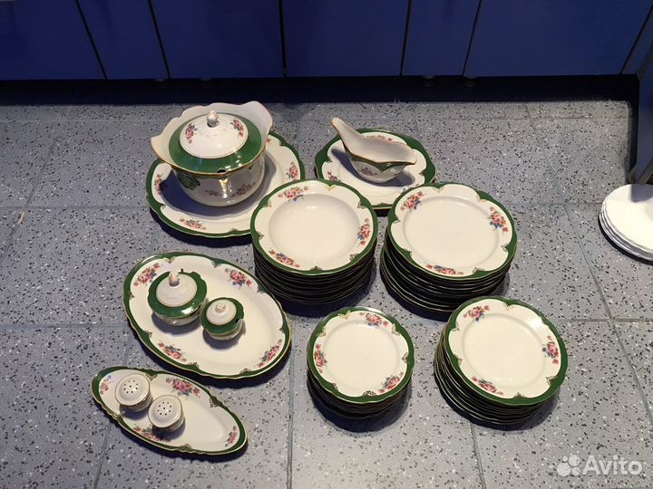 Набор столовой посуды на 12 персон