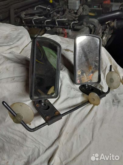 Боковое зеркало