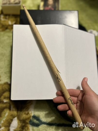 Барабанные палочки с концерта Breaking Benjamin