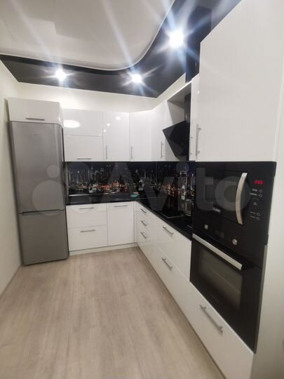 2-к. квартира, 72 м², 8/17 эт.