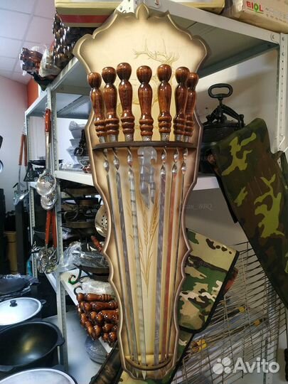 Подарочный щит с шампурами