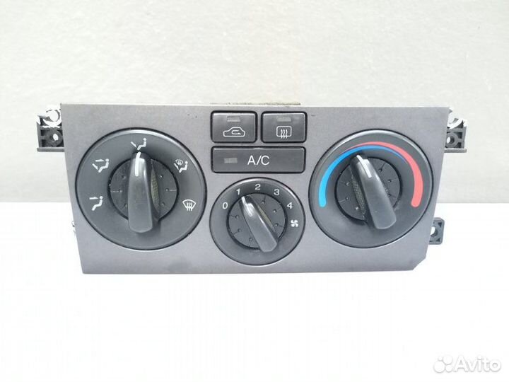 Блок управления климат-контролем Hyundai Elantra