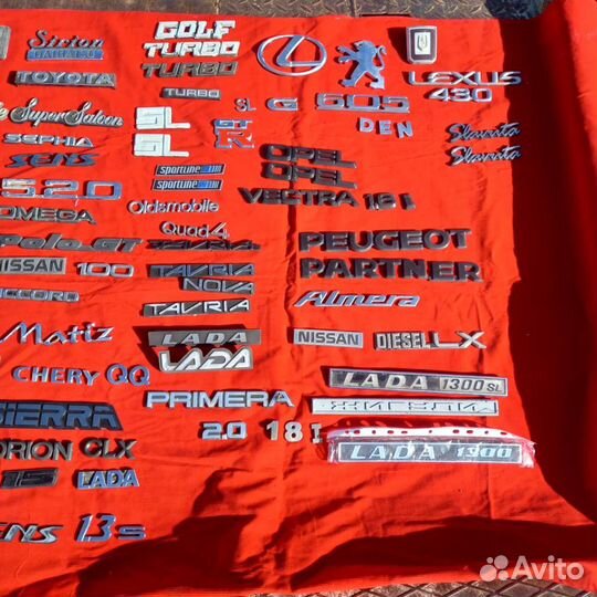 Эмблемы значки