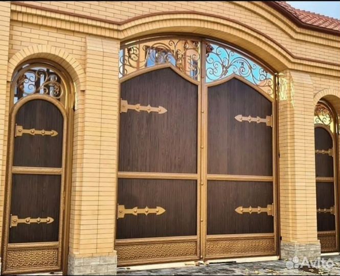 Кованые ворота и заборы навесов перилами