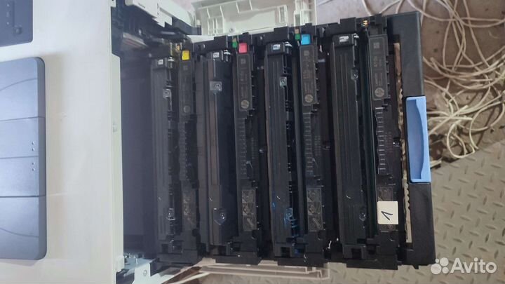 Цветной лазерный принтер HP pro hpm452 dn