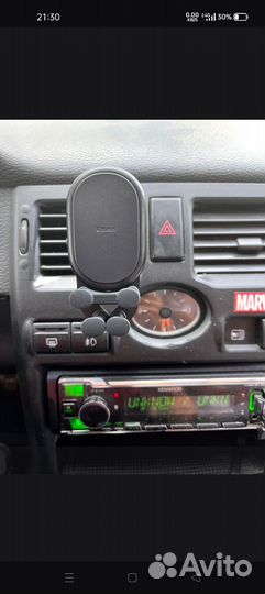 Гравитационный держатель для телефона в авто