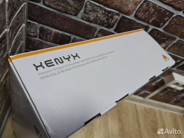 Behringer X1222USB микшерный пульт