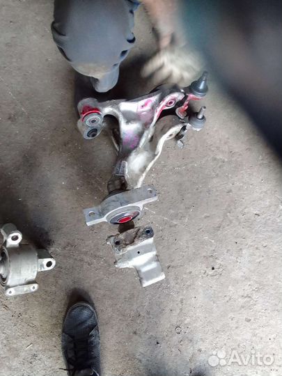 Рычаги передние нижние