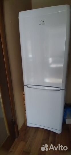 Холодильник indesit