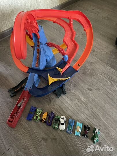 Игрушка Hot wheels Вулкан