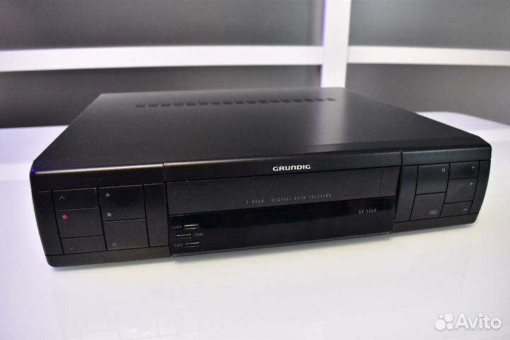 Видеомагнитофон grundig