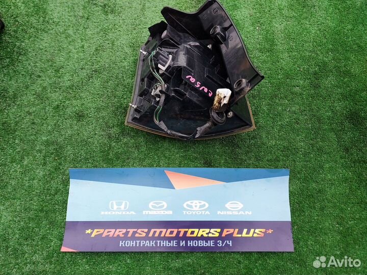 Фонарь задний правый Mitsubishi Outlander