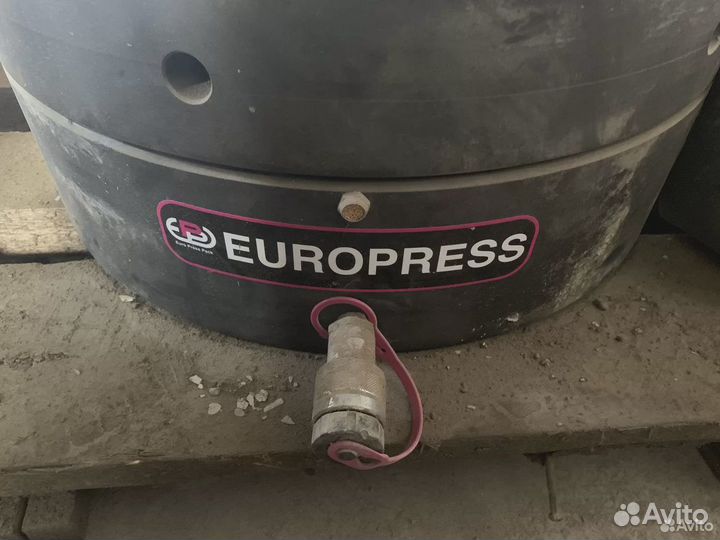 Пресс europress CGR900 грузоподъемностью 900 тонн