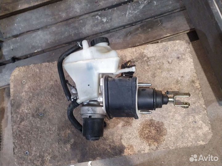 Главный тормозной цилиндр Мерседес е211