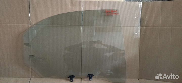 Заднее правое стекло Hyundai Sonata v