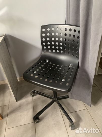 Продаются стулья с колесиками