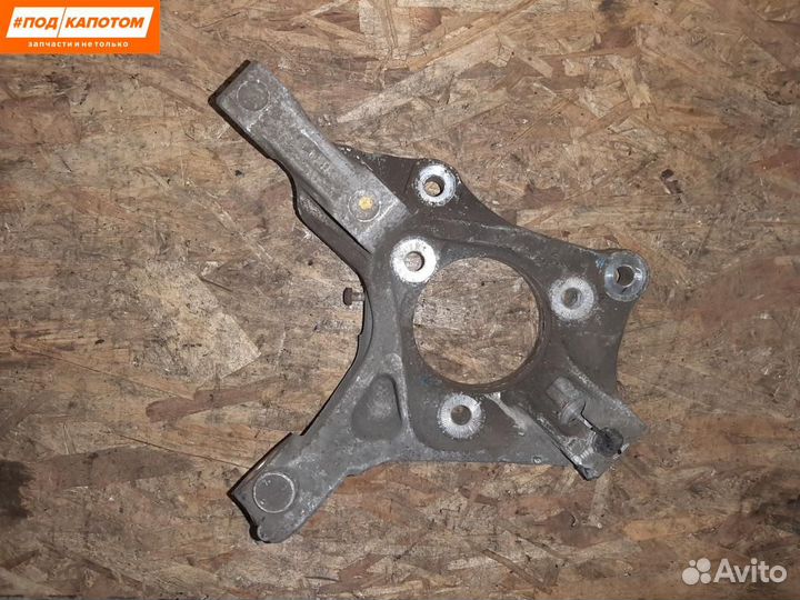 Кулак передний левый Chevrolet Cruze рест