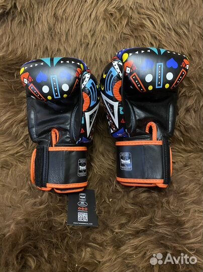 Боксерские перчатки Twins