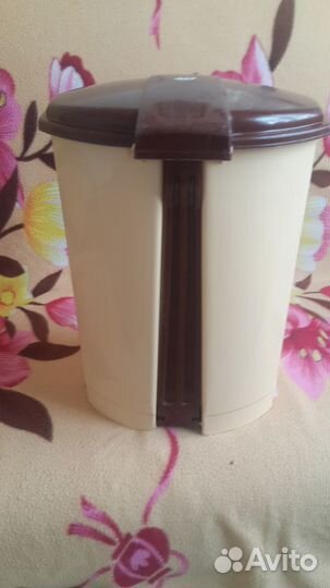 Ведерко для туалетной бумаги и мусора