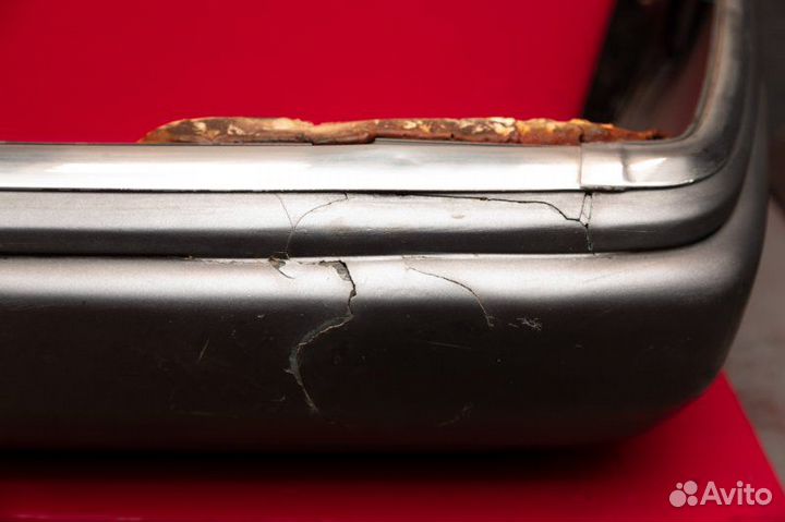 Бампер задний Mercedes E200 W124 M102 1990