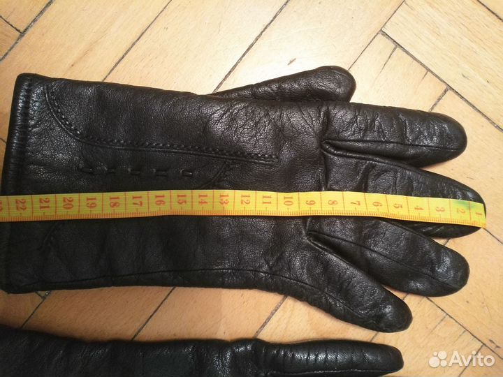 Варежки и перчатки кожа