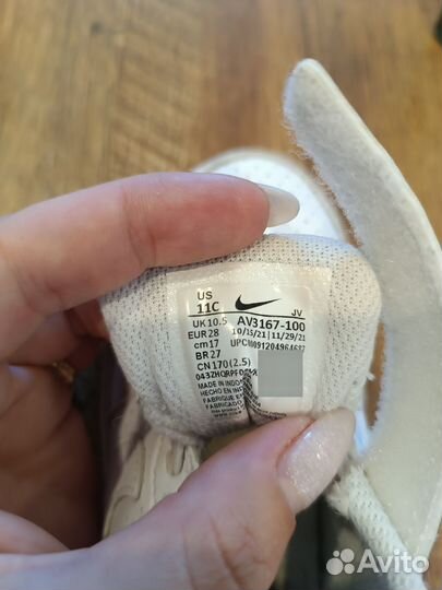 Кроссовки nike 28