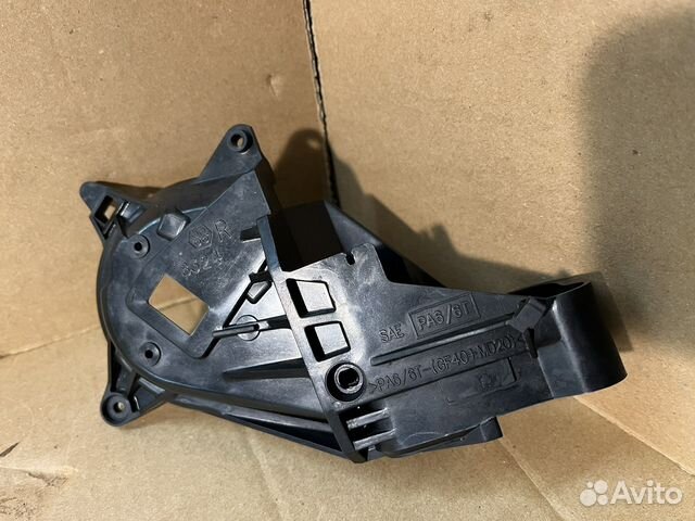 Крепление правое зеркала Toyota RAV4 30 Рестайл