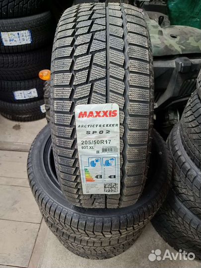 Maxxis SP02 Arctic Trekker 205/50 R17 93T
