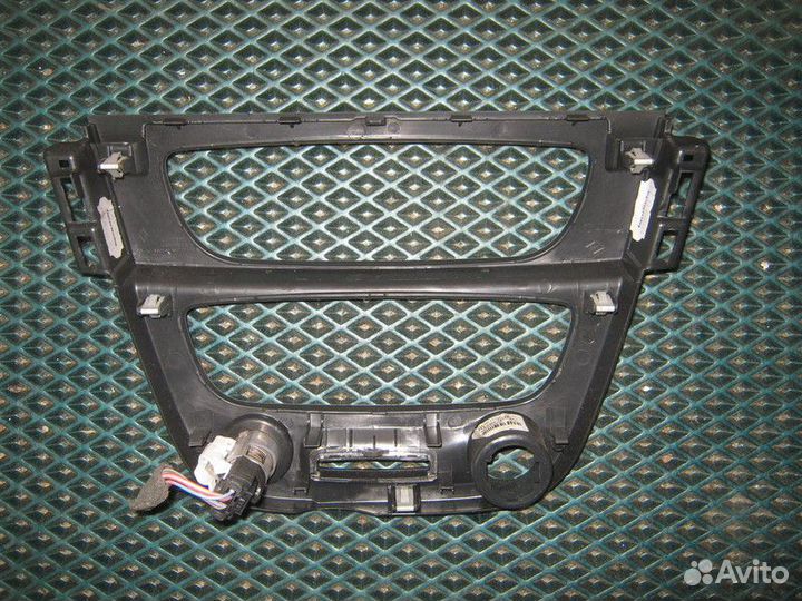 Рамка магнитолы Renault Megane 3