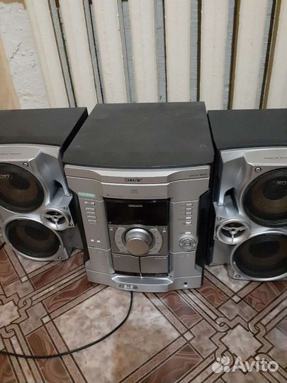 Музыкальный центр