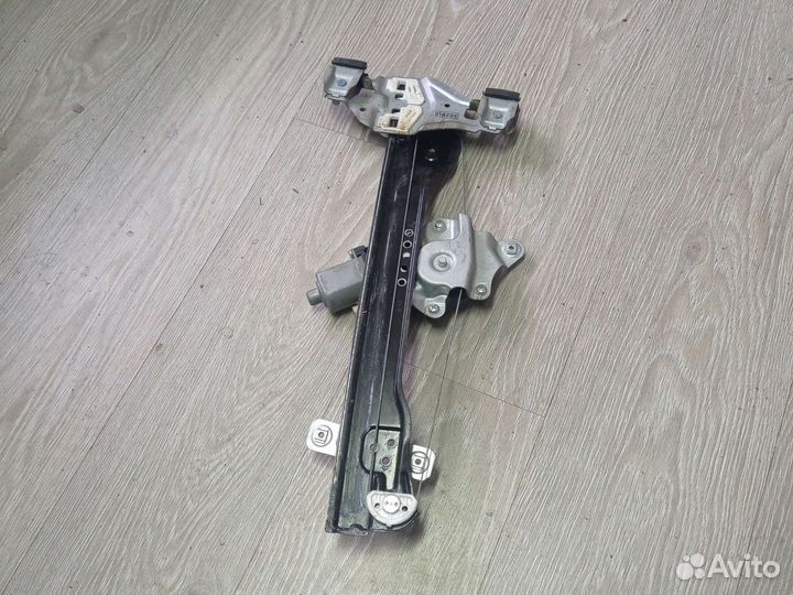 Стеклоподъемник передний правый Шевроле Авео т300